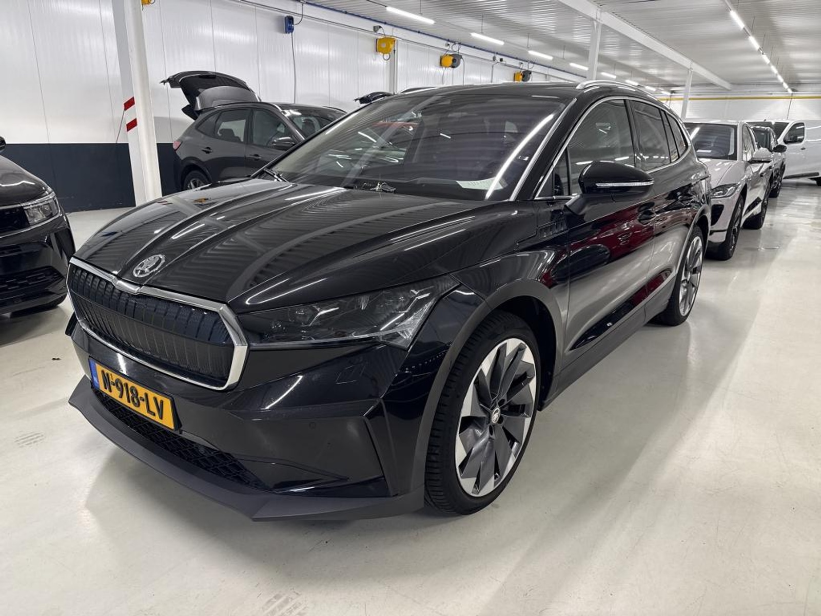 
								Skoda Enyaq 80 full									