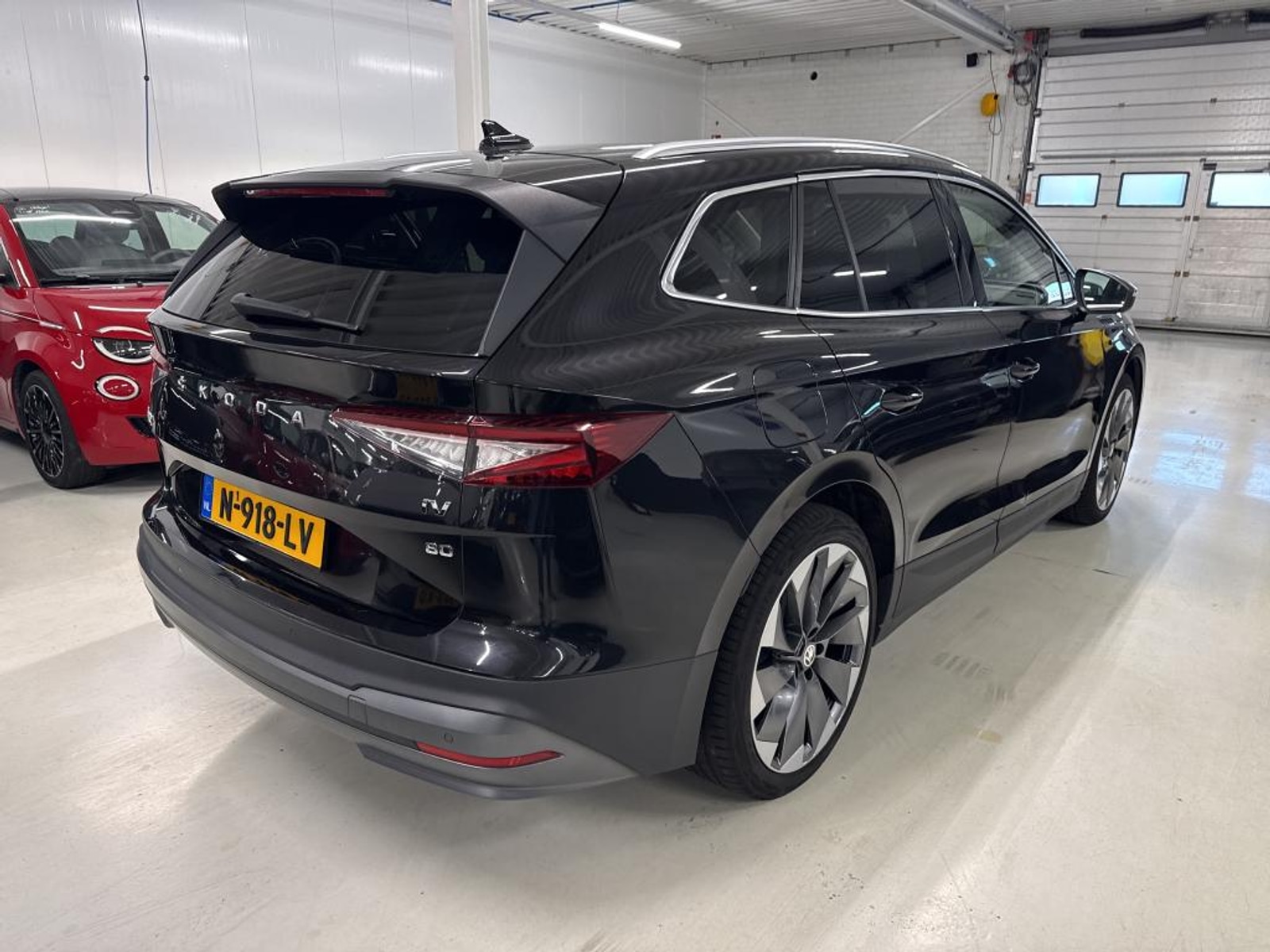 
								Skoda Enyaq 80 full									