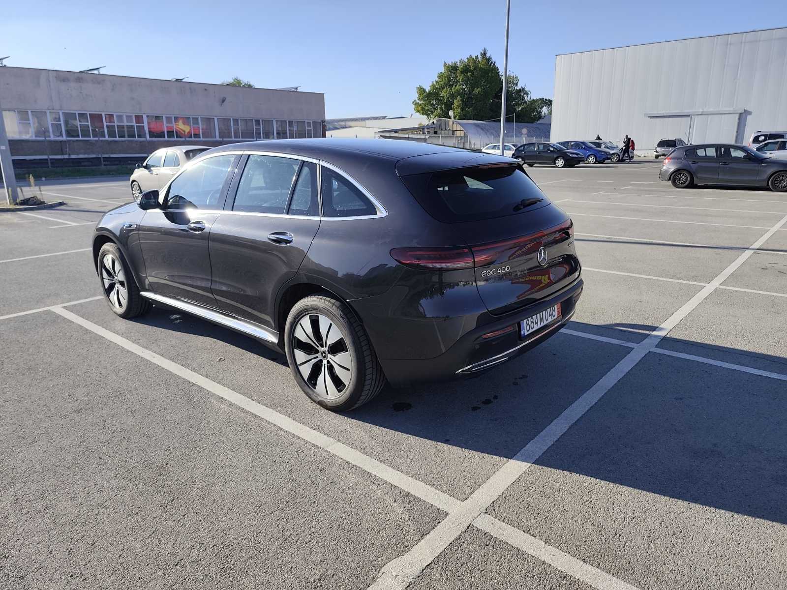 
								Mercedes Benz EQC full									