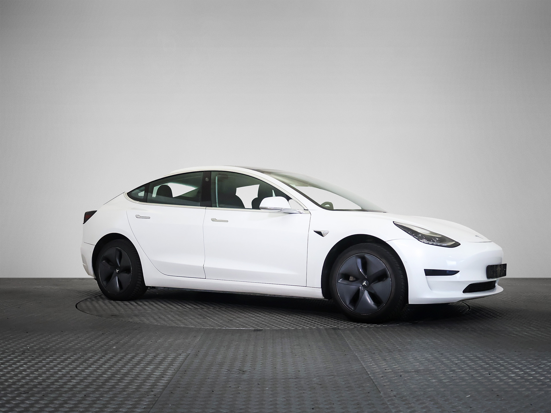 
								Tesla Model 3 SR+ FSD full									