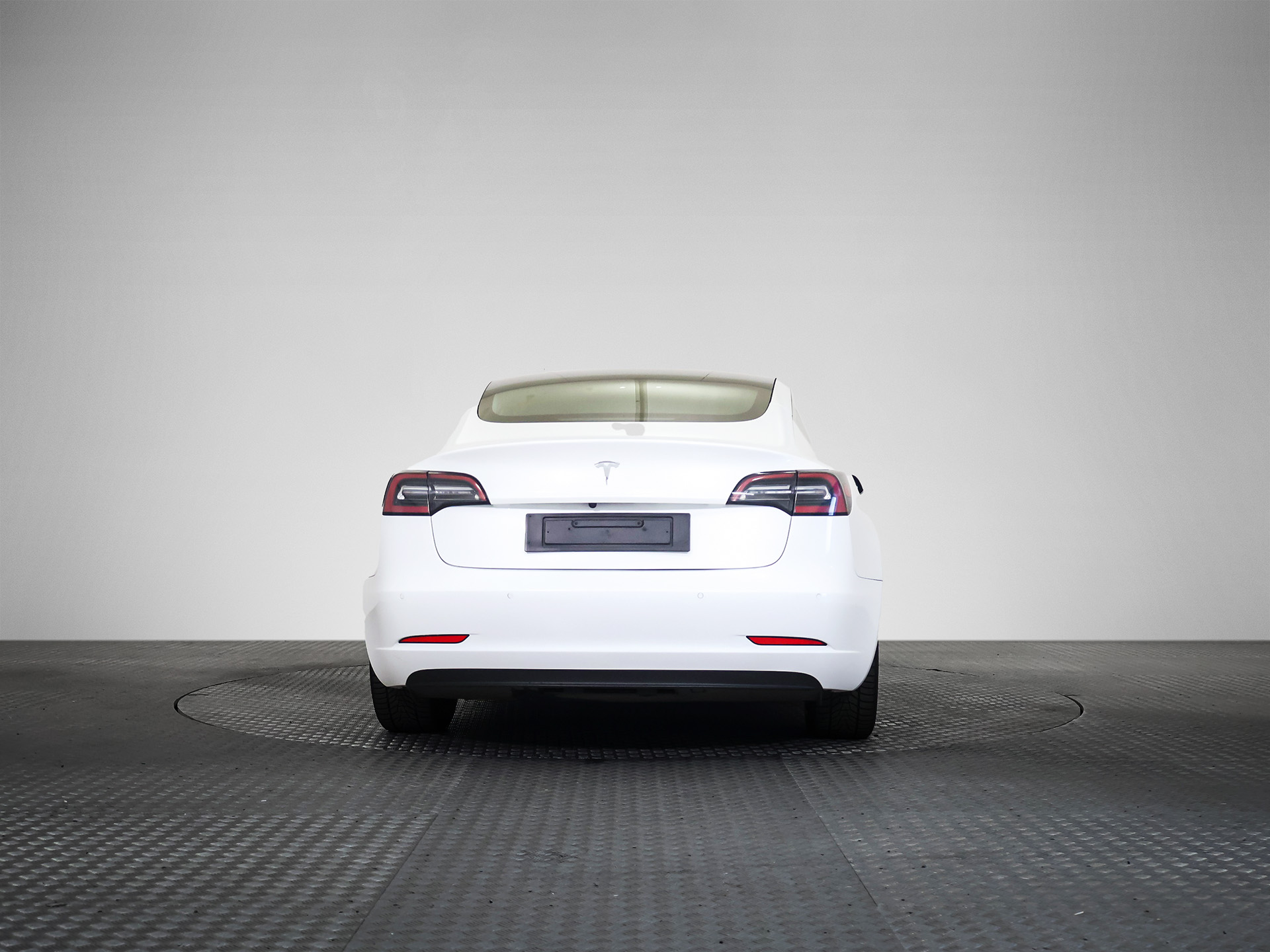 
								Tesla Model 3 SR+ FSD full									