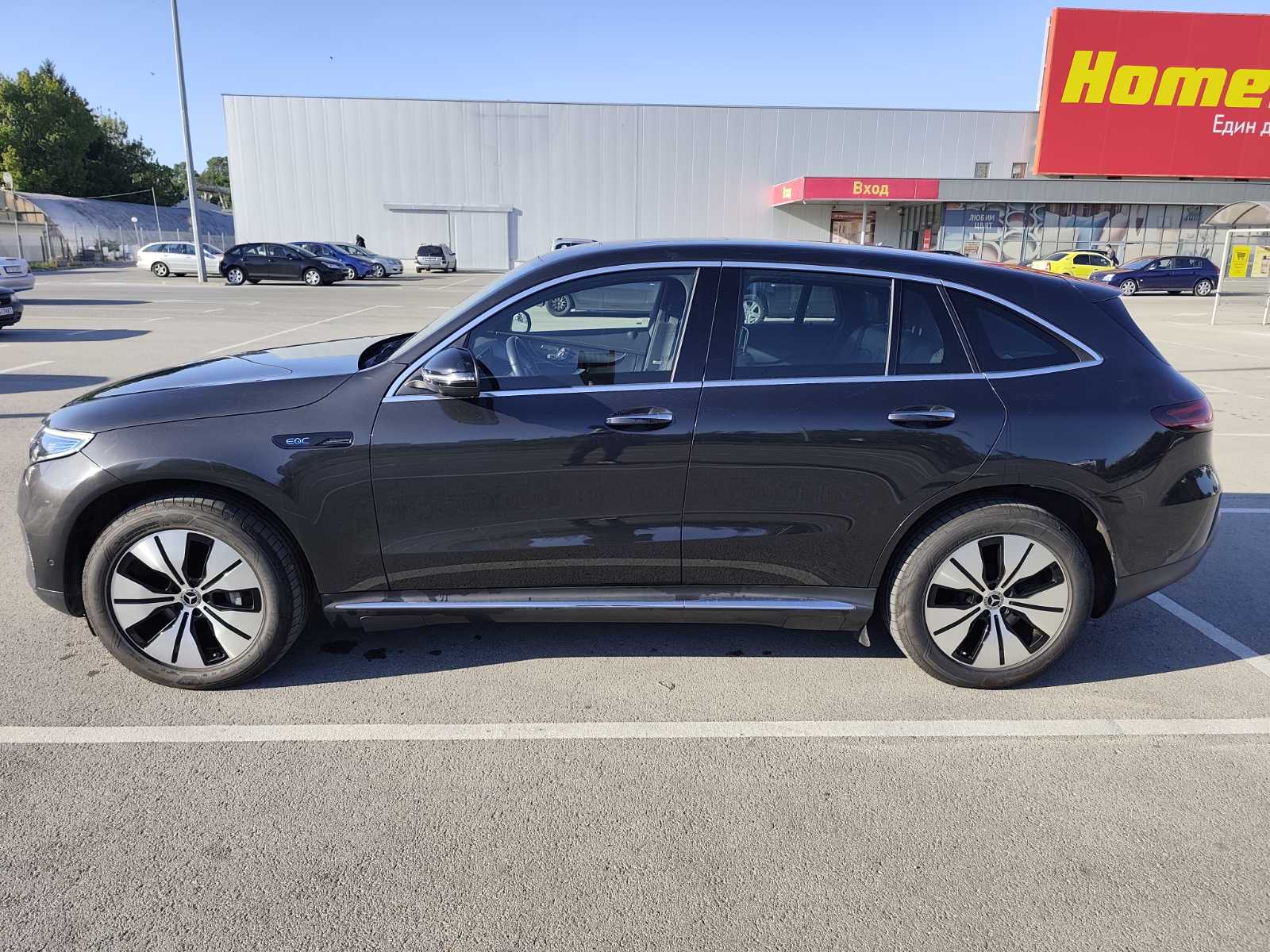 
								Mercedes Benz EQC full									