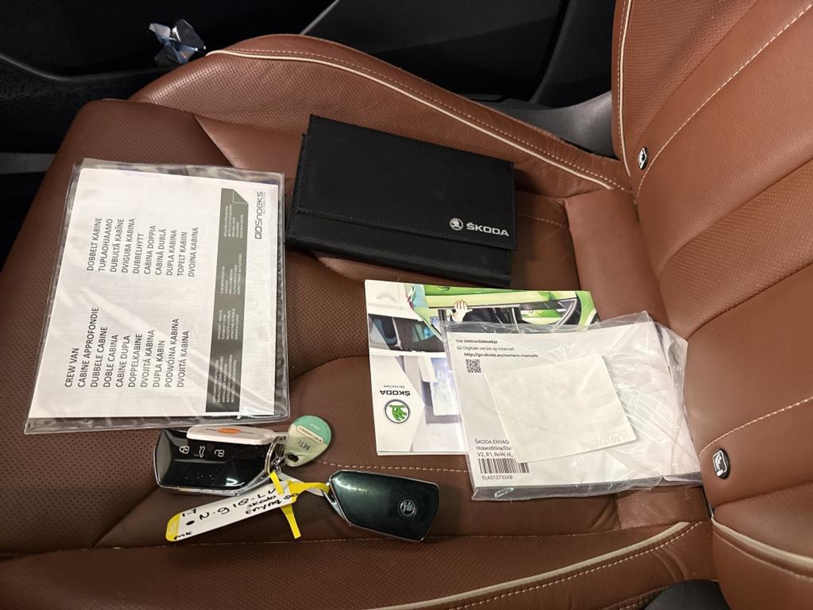 
								Skoda Enyaq 80 full									