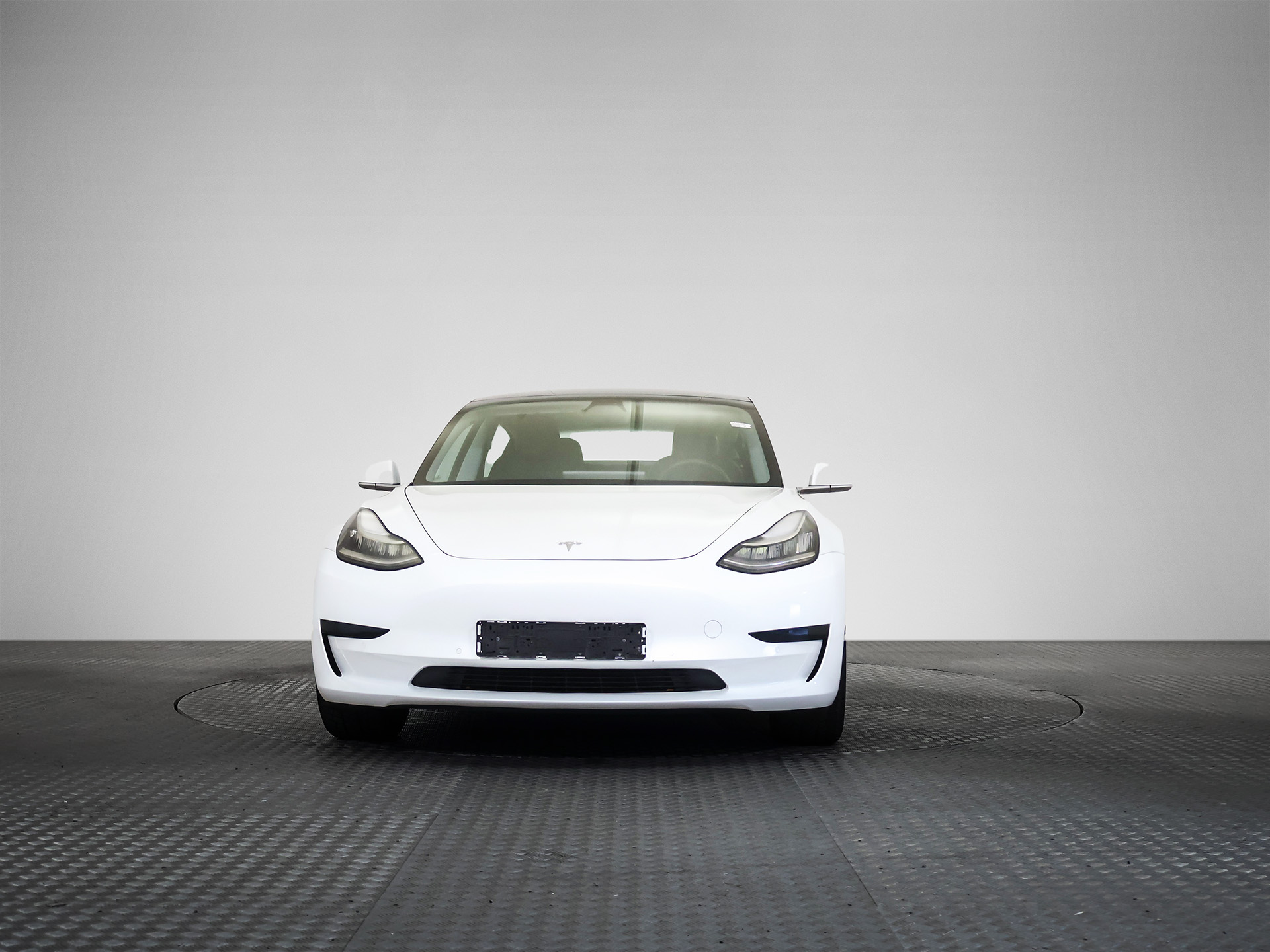 
								Tesla Model 3 SR+ FSD full									