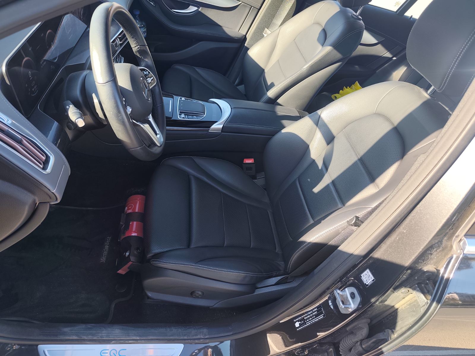 
								Mercedes Benz EQC full									