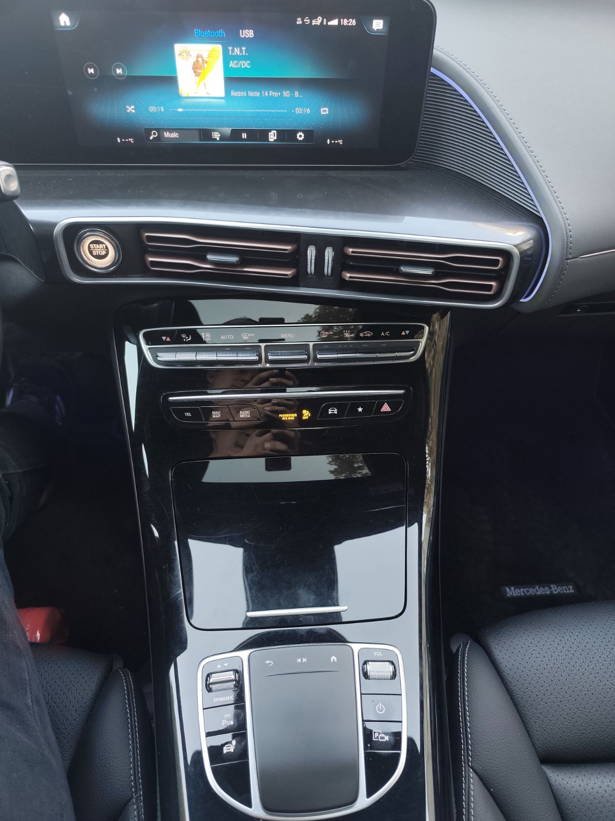 
								Mercedes Benz EQC full									