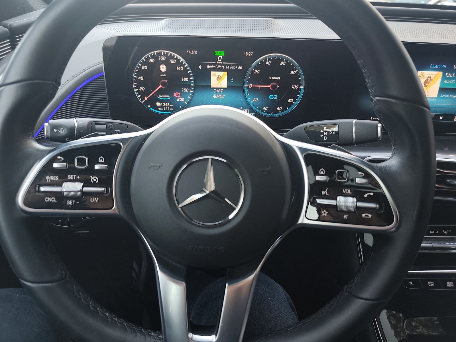 
								Mercedes Benz EQC full									
