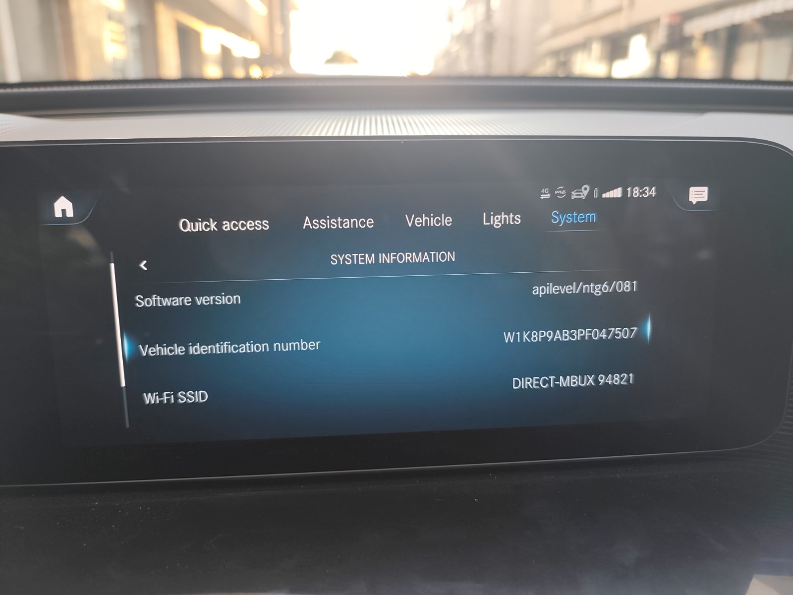 
								Mercedes Benz EQC full									